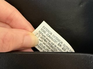 Bolso de piel ovalado de ZARA