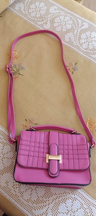 Tracolla donna fucsia con dettagli oro