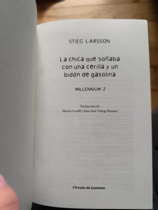 La Chica que soñaba con una cerilla y un bidón ...