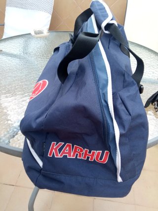 Mochila deportiva Karhu 90s