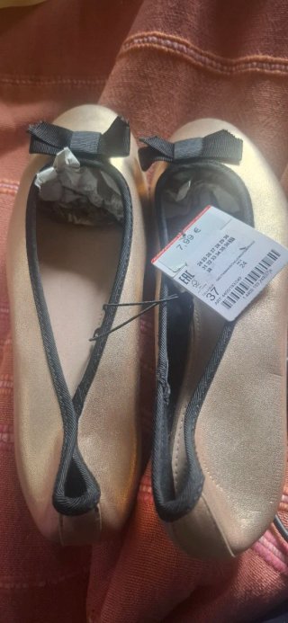 Manoletinas doradas lazo negro talla 37
