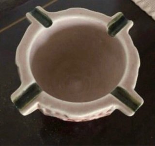 Cenicero de cerámica con diseño