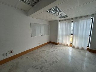 Oficina en alquiler en Triana Oeste en Sevilla