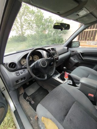 Toyota RAV4 2003 averiado 4x4