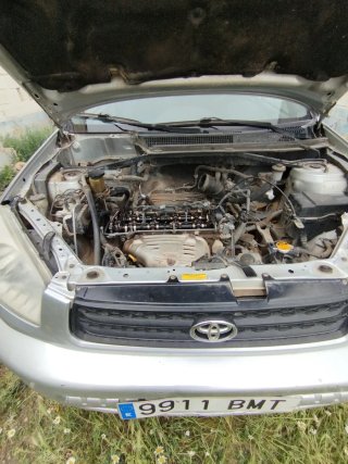 Toyota RAV4 2003 averiado 4x4