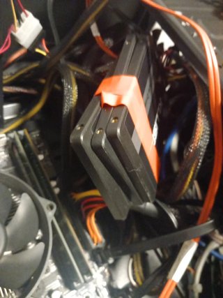 PC Ryzen 1700, 16gb y 3ssd en RAID