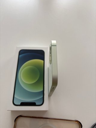 iPhone 12 de 128 GB Impecable. Color verde claro.