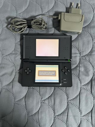 Nintendo DS Lite Negra + Cargador