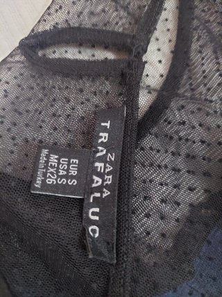 Vestido corto Stradivarius tul negro y azul