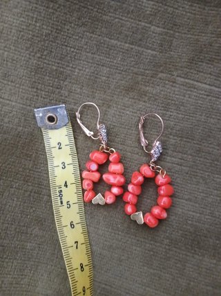 Pendientes color Coral y detalles dorados
