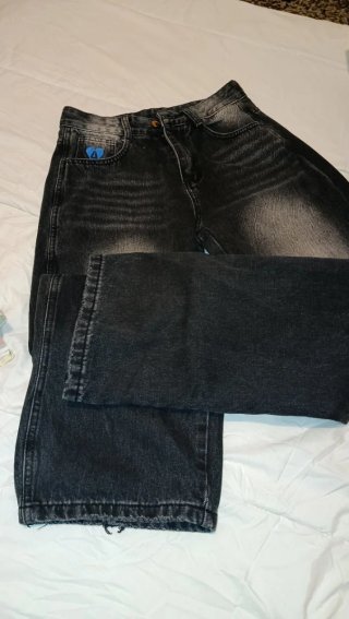 Pantalón vaquero baggy negro nuevo