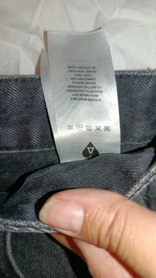 Pantalón vaquero baggy negro nuevo