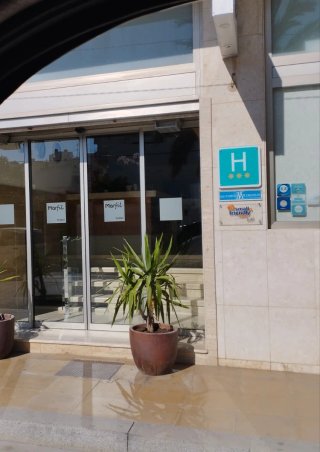 Ruta en Ibiza: Hoteles y Lavanderías