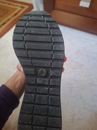 Botines negros efecto calcetín