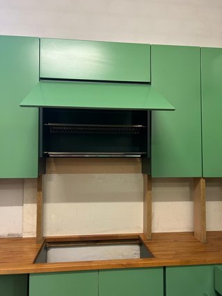 Cucina componibile verde e legno