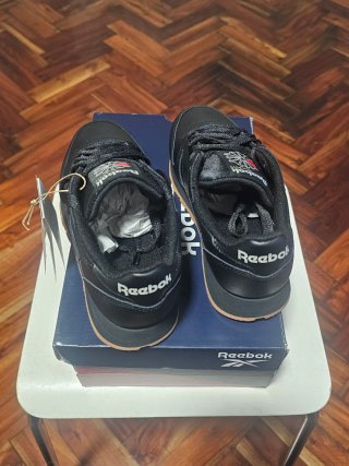 Zapatillas Reebok Classic Leather Negras Caramelo.