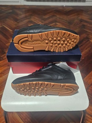 Zapatillas Reebok Classic Leather Negras Caramelo.