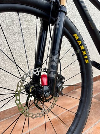 Megamo Factory AXS Race