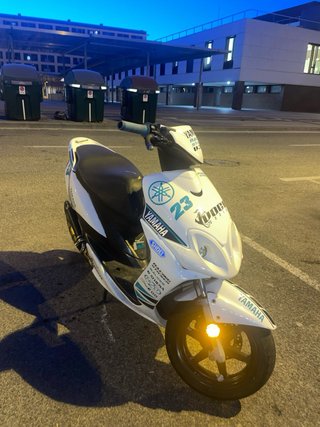 Yamaha Jog RR Blanca