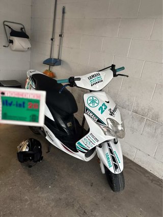Yamaha Jog RR Blanca