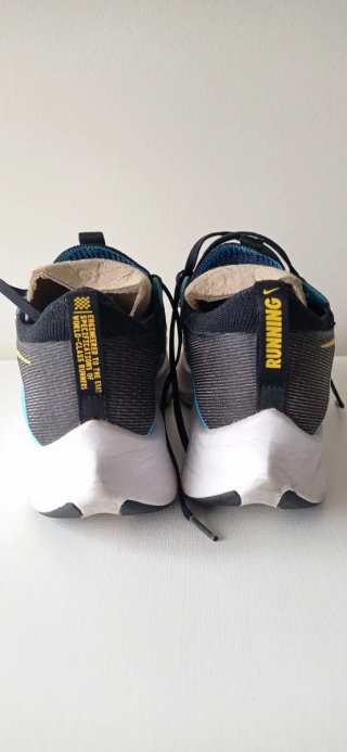 Zapatillas Nike Zoom Fly 4  placa de carbono