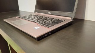 Fujitsu Lifebook E Series Portátil
