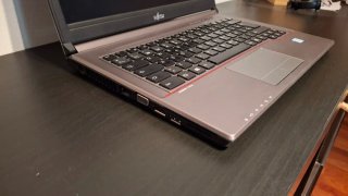 Fujitsu Lifebook E Series Portátil