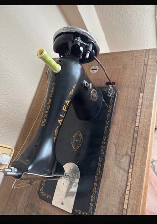 Máquina de coser ALFA con mesa y pedal