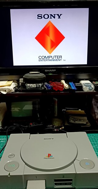 Consola Sony PS1 + 2 mandos + 2 pistolas + memoria