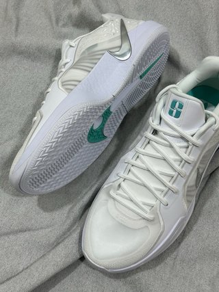 Nike Sabrina 2 Blancas y Turquesa