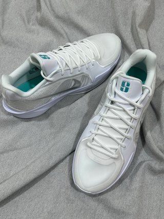 Nike Sabrina 2 Blancas y Turquesa