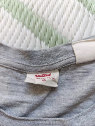 Camiseta Levi's Gris Talla S