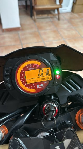 Kawasaki Z1000 Naked Negra