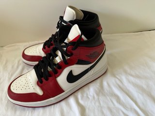 Air Jordan 1 Mid Chicago White Heel