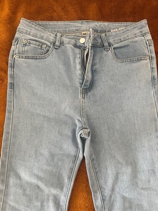 Pantalones vaqueros acampanados