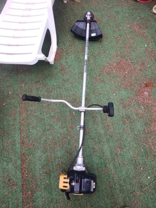 Desbrozadora Alpina TB320D para reparar
