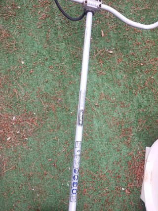 Desbrozadora Alpina TB320D para reparar