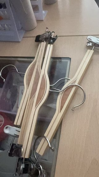 Perchas para pantalones de madera