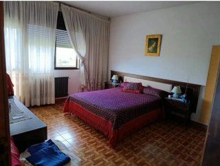 Casa 2 plantas. Vivienda + bajo lóbrego