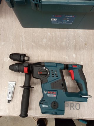 Bosch Professional 18V System martillo