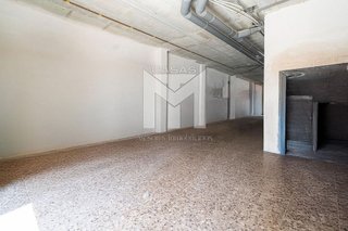 Local comercial en venta en Zona Calle Valencia en Torrent