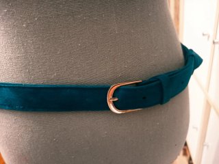 Bolso ovalado acolchado riñonera azul