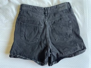 Pantalón corto vaquero negro