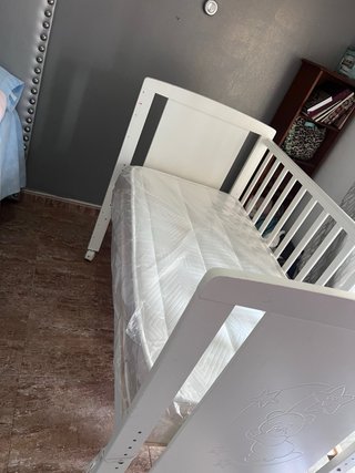 Cuna bebé blanca como nueva