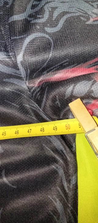 Camiseta deportiva con Dragón.