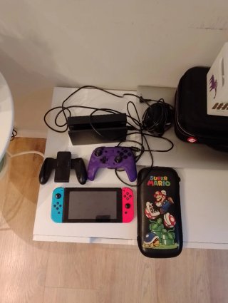 Nintendo Switch con mando y funda
