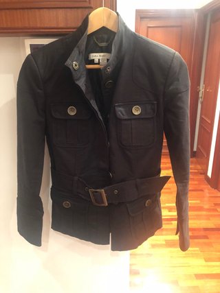 Chaqueta militar Zara negra cinturón T.S
