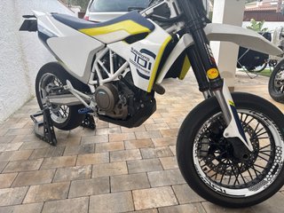 Husqvarna 701 Supermoto - Muy Cuidada