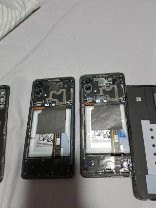 2 Samsung Galaxy A52 neri
