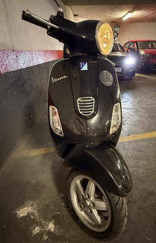 Piaggio Vespa LX 125 Negra